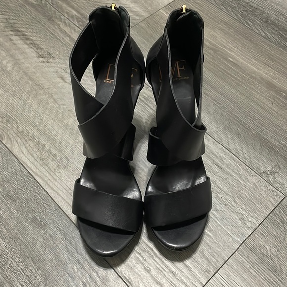 Diane Von Furstenberg, Opal Crisscross Wedge Sandal, 9, Black - Picture 1 of 8